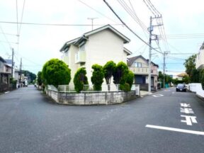 高台の葉桜団地内　南東角地で陽当たり良好【三浦郡葉山町　土地】