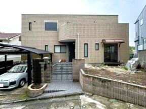 七里ガ浜の高台に佇む大型5SLDK【七里ガ浜2丁目　中古戸建】