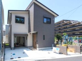 大船駅より平坦徒歩11分　こだわりの国産素材を使用【岩瀬1丁目　新築戸建】