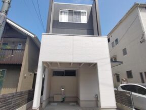 セカンドハウスにもおすすめ　材木座海岸へ徒歩1分【材木座5丁目　貸戸建】