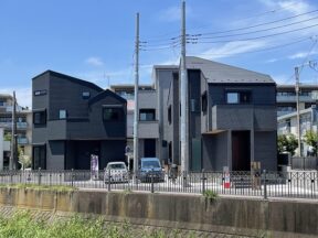 ★価格変更★　本郷台駅よりフラットアクセスで徒歩8分【栄区小菅ヶ谷1丁目　新築戸建】