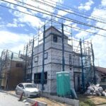 北鎌倉の高台　希少な「海軍通り」沿いに佇む全2棟【台　新築戸建】