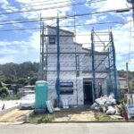 北鎌倉の高台　希少な「海軍通り」沿いに佇む全2棟【台　新築戸建】