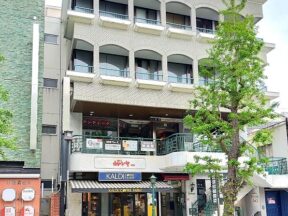 鎌倉駅より徒歩1分　CALDIのお隣りです【カトレヤビル　貸店舗・事務所】