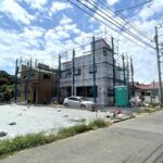 北鎌倉の高台　希少な「海軍通り」沿いに佇む全2棟【台　新築戸建】