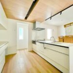 2025年10月完成予定・電気自動車の充電用電源も完備【手広4丁目　新築戸建】