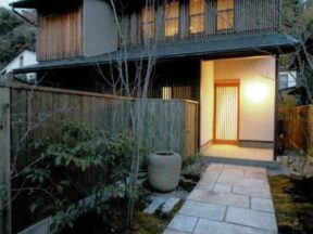 情緒あるエリアに佇む　住宅つき・飲食居抜き店舗【二階堂　貸店舗】