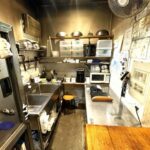 小町通りから脇道へ 落ち着いたエリアに佇む店舗【小町2丁目テナント 貸店舗】