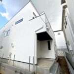 2025年10月完成・電気自動車の充電用電源も完備【手広4丁目　新築戸建】