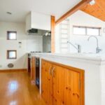 材木座海岸まで徒歩3分 ウッドデッキ、外シャワーあり【材木座5丁目 中古戸建】