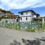 【七里ガ浜東5丁目】建築条件なし 小高い丘に佇む分譲地内