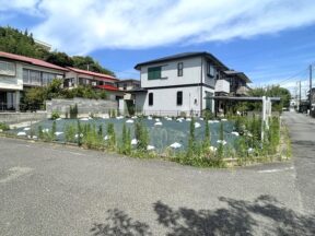 【七里ガ浜東5丁目】建築条件なし　小高い丘に佇む分譲地内