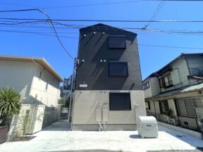 ★フリーレントつき★【ベステージ鎌倉坂ノ下】2026年3月築 ロングボードもOKのサーフボード置場あり