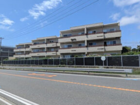 【テラス由比ガ浜】134号線沿い・海まで徒歩1分 オーシャンビューの1階住戸